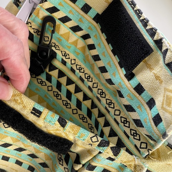 Kavu crossbody bag,, yellow, green & black design - Picture 4 of 8